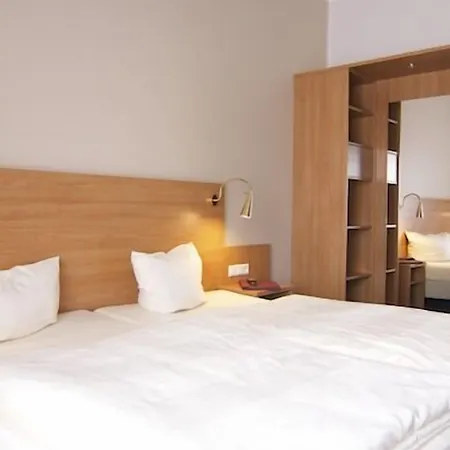 Tiek Superior Hotel