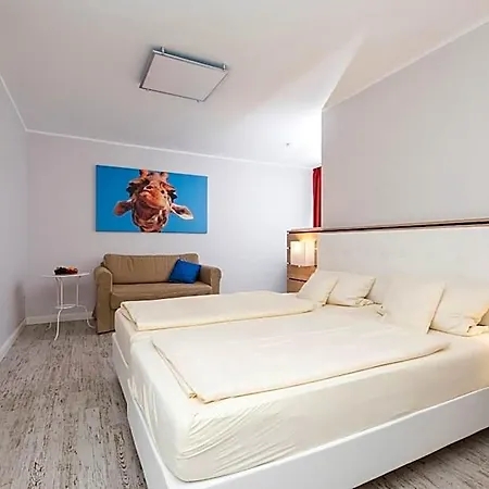 Tiek Superior Hotel 3*