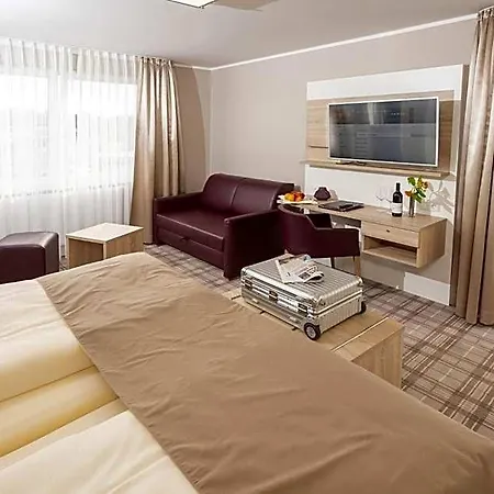 Hotel Tiek Superior 3*