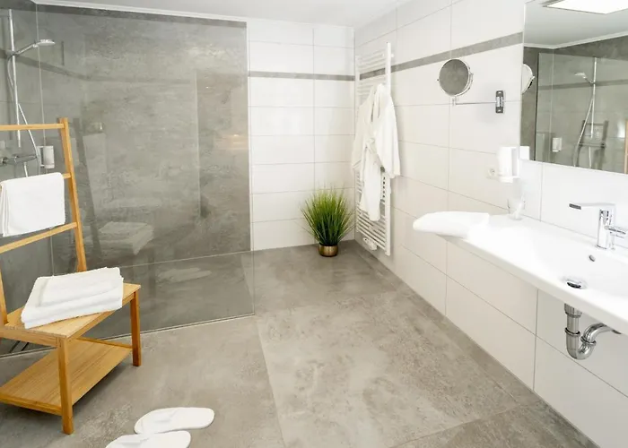 Tiek Superior Hotel 3*